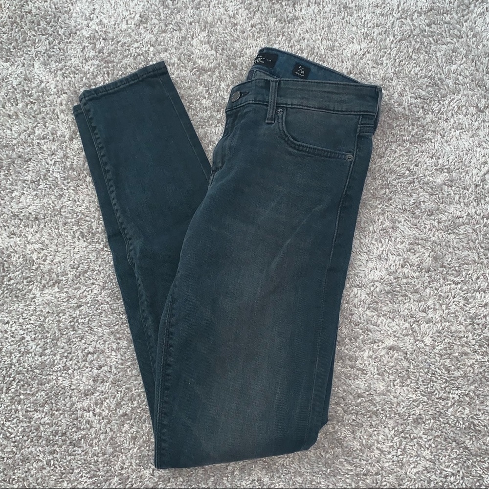 Lucky brand skinny jeans size 2/26